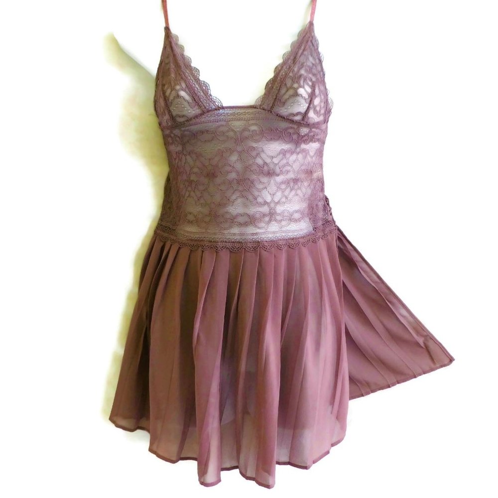 Vintage Vera Lingerie Lace Mauve Pleated Skirt Sweetheart Lace Up Tie Side M